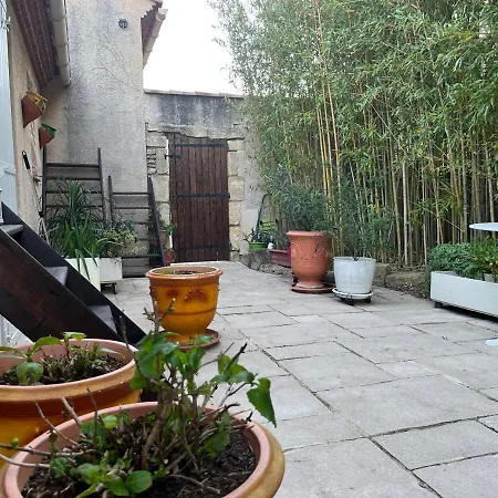 Les Iris Apartment *